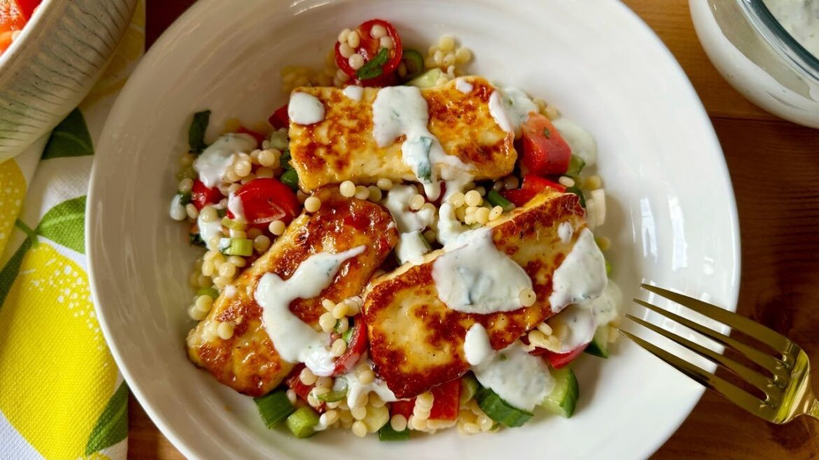 Sweet Chilli Halloumi with Couscous Salad | Delicious crunchy salad with fried halloumi cheese Sweet Chilli Halloumi with Couscous Salad | Delicious crunchy salad with fried halloumi cheese