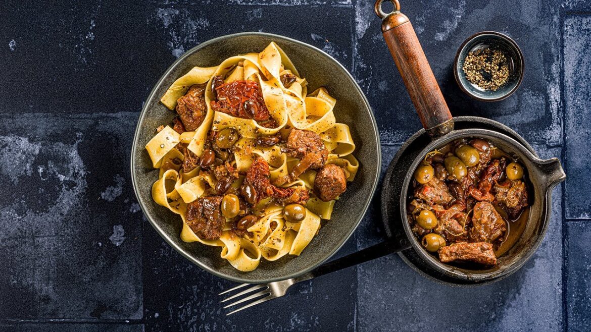 Ricetta: Salsa mediterranea con spezzatino di manzo | FOOBY