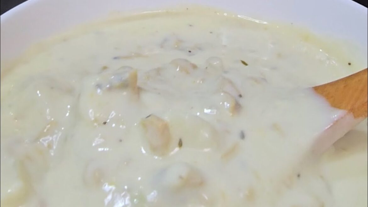 COPYCAT RED LOBSTER CLAM CHOWDER