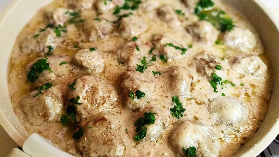 Evde IKEA Köftesi Nasıl Yapılır? | İsveç Köftesi ve Kremalı Sos Tarifi