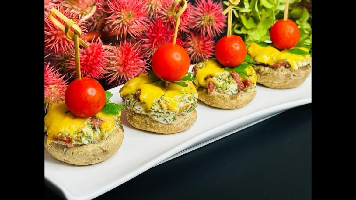 Ein Lieblingsrezept für gebackene Pilze mit geräucherten Würstchen und Käse