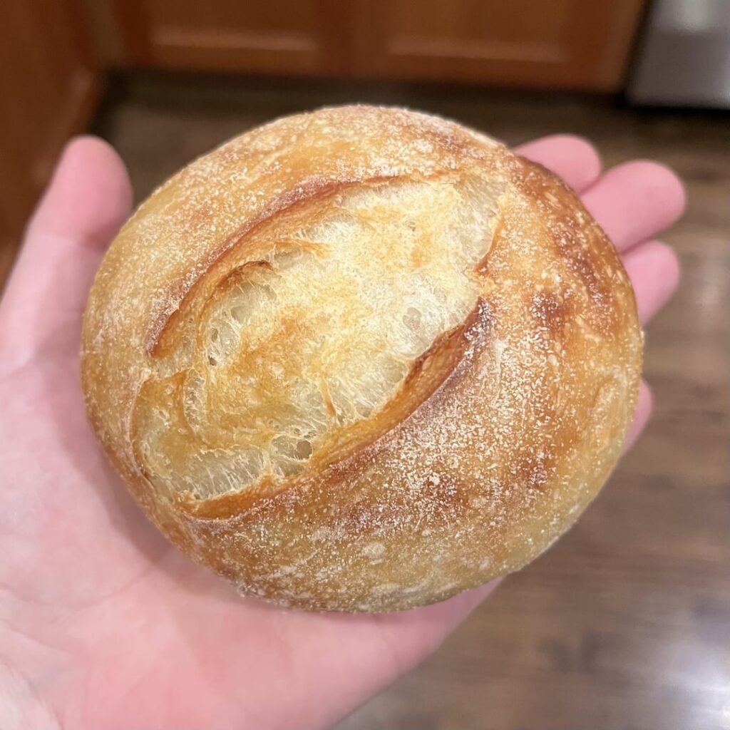 I modified my usual no-knead recipe to make sandwich buns and they came out perfect! I modified my usual no-knead recipe to make sandwich buns and they came out perfect!