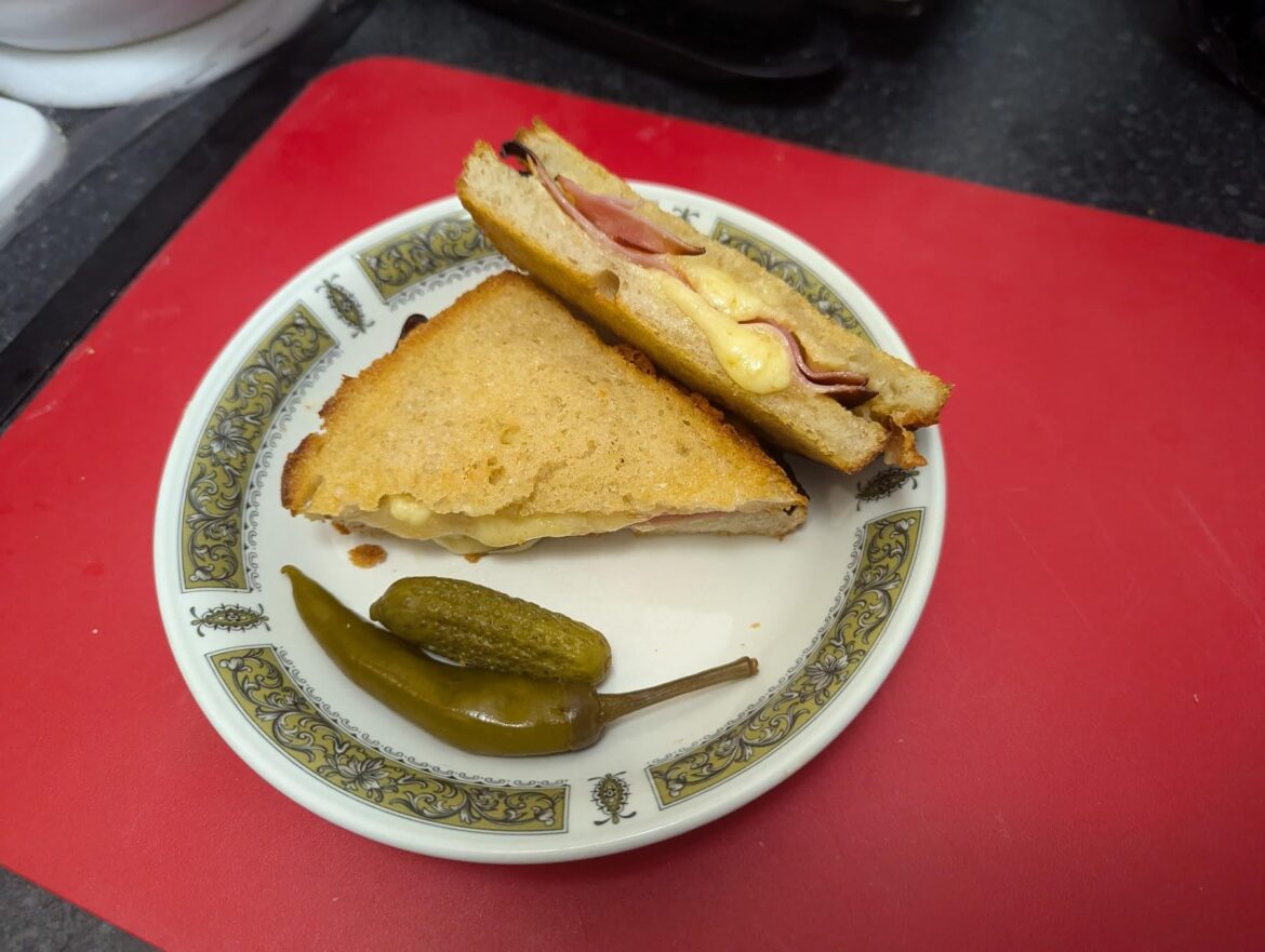 Yesterdays lunch - Ham and Cheese toastie.