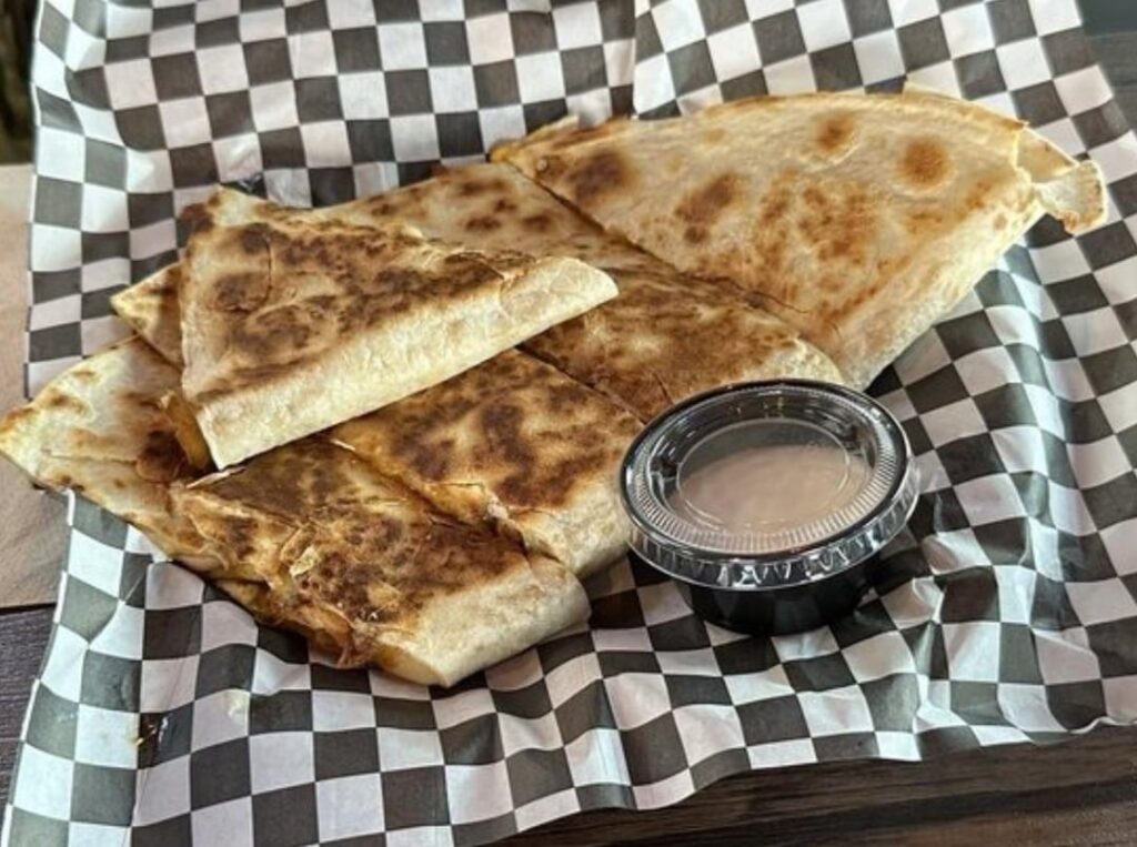 quesadillas with cheese + jamaica