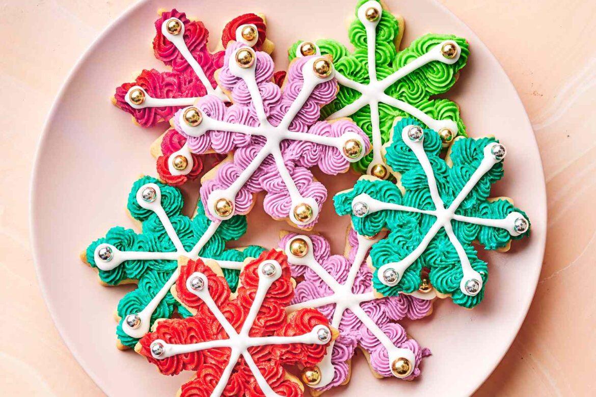 25 Classic Christmas Cookies Full of Vintage Charm 25 Classic Christmas Cookies Full of Vintage Charm