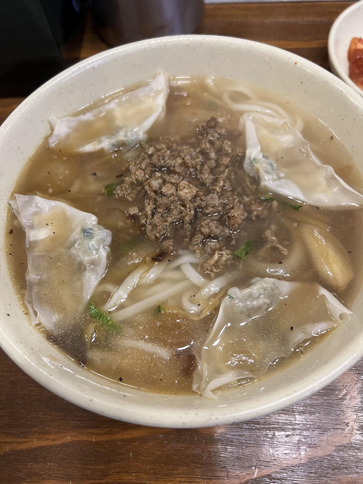 It's Myeongdong gyoza. There is a main branch and a branch. There is a slight difference in taste between them. The branch located far from the subway is personally more delicious. https://naver.me/xAtWG323