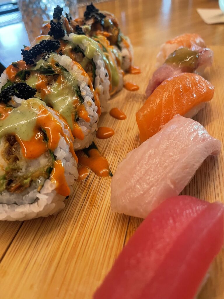 Kome on Airport - Sushi lunch with tarantula roll