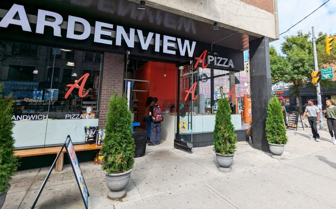 Anyone try A Pizza on Queen?