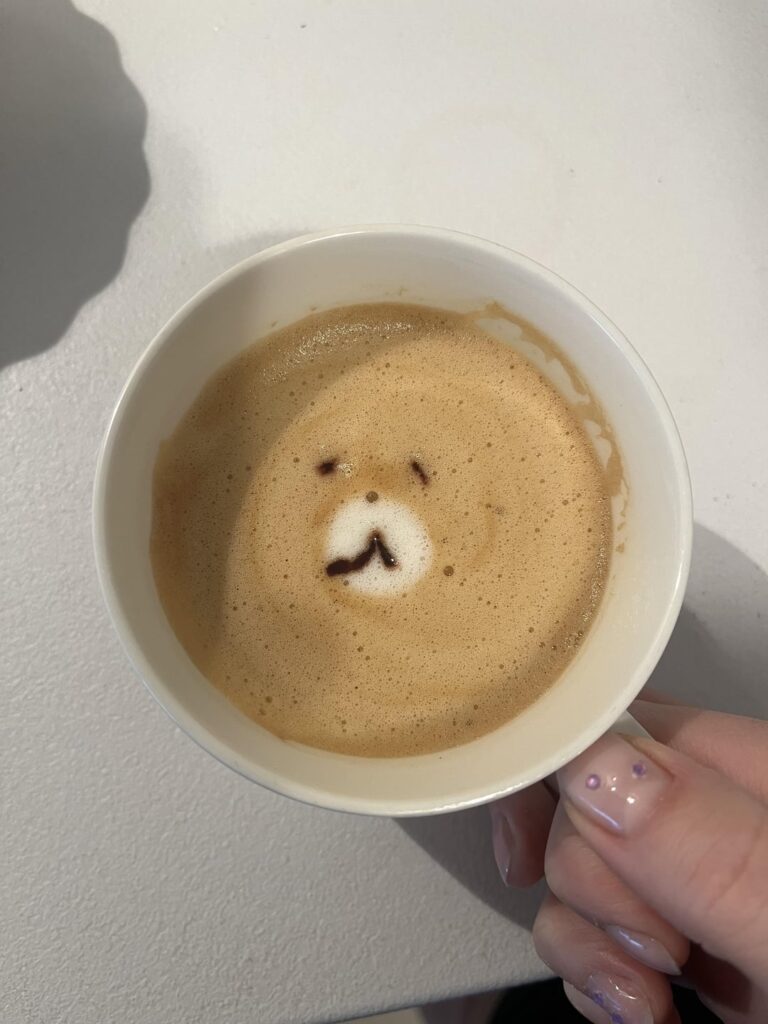 Chocolate sauce sinks after few seconds?