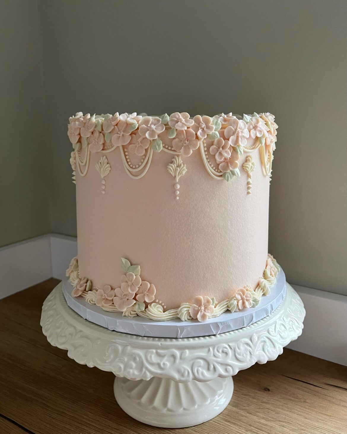 Vintage, regency cake 🧁