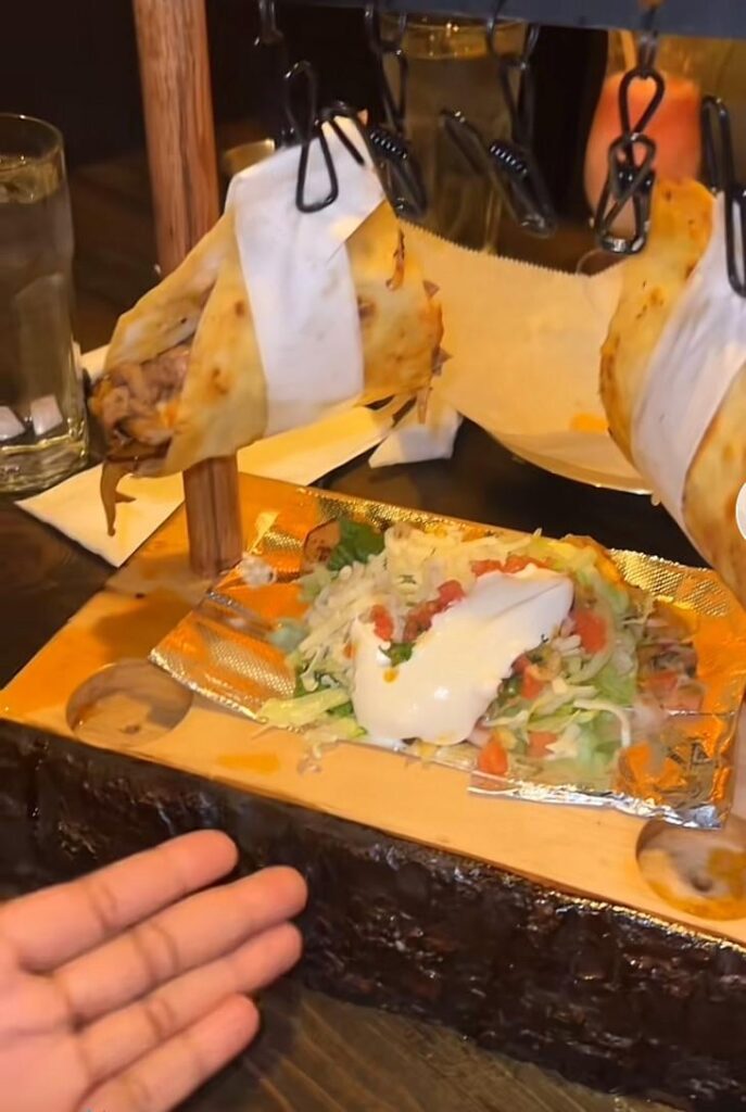 Hanging Tacos.. extra clips for garnish