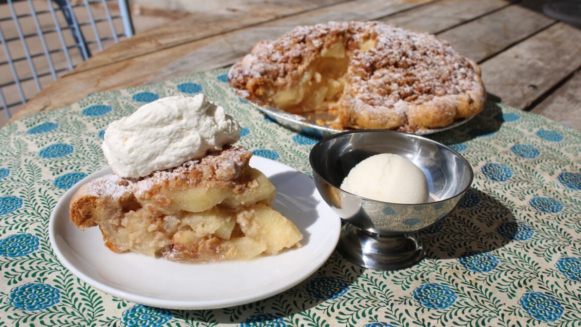 Need a Thanksgiving pie for your guests? Try these Austin locations