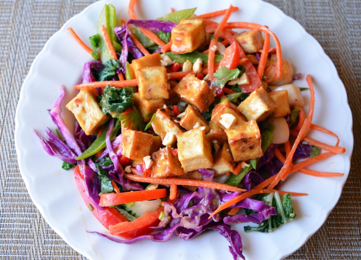 320 cal Crunchy Thai Tofu Salad with Peanut Dressing