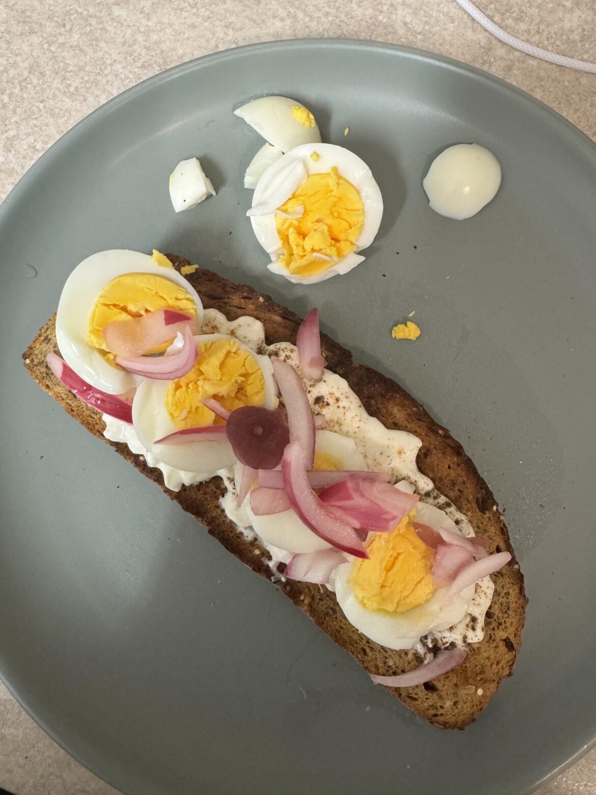 321 cal eggs on toast