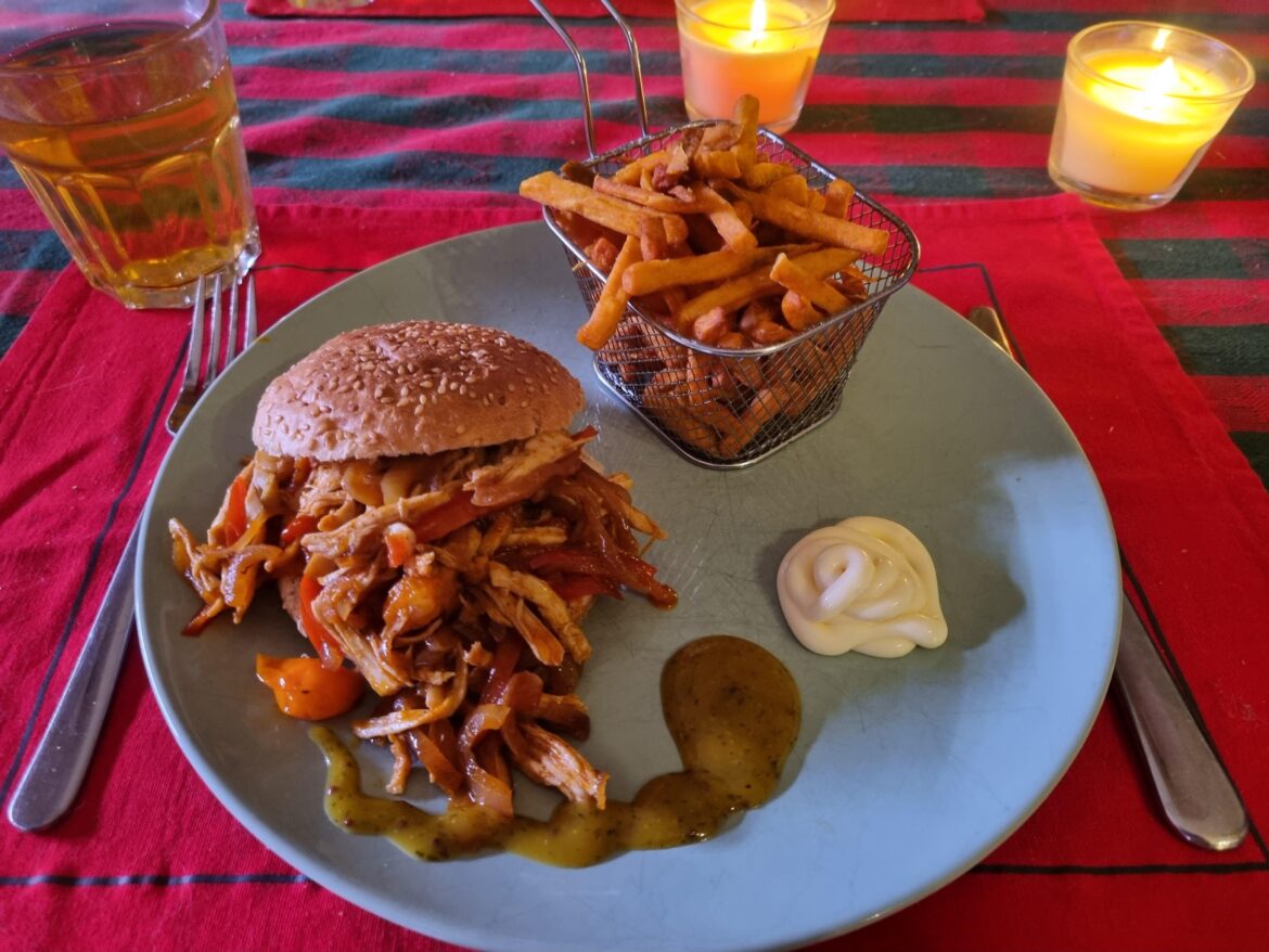 Pulled chicken inna bun and fried sweet potato