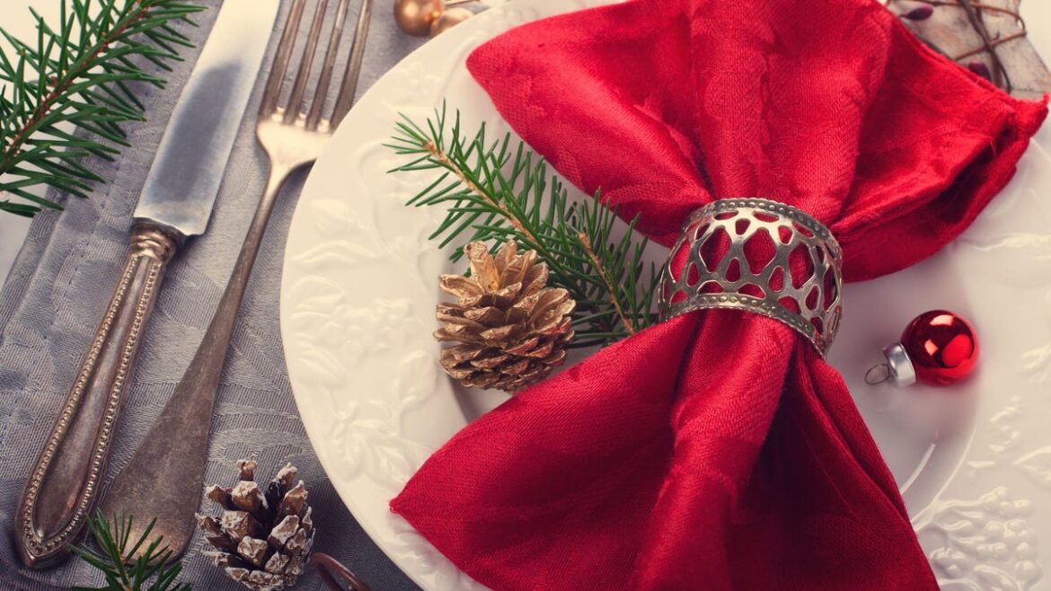 Which Brevard restaurants will be open on Christmas Eve and Christmas?