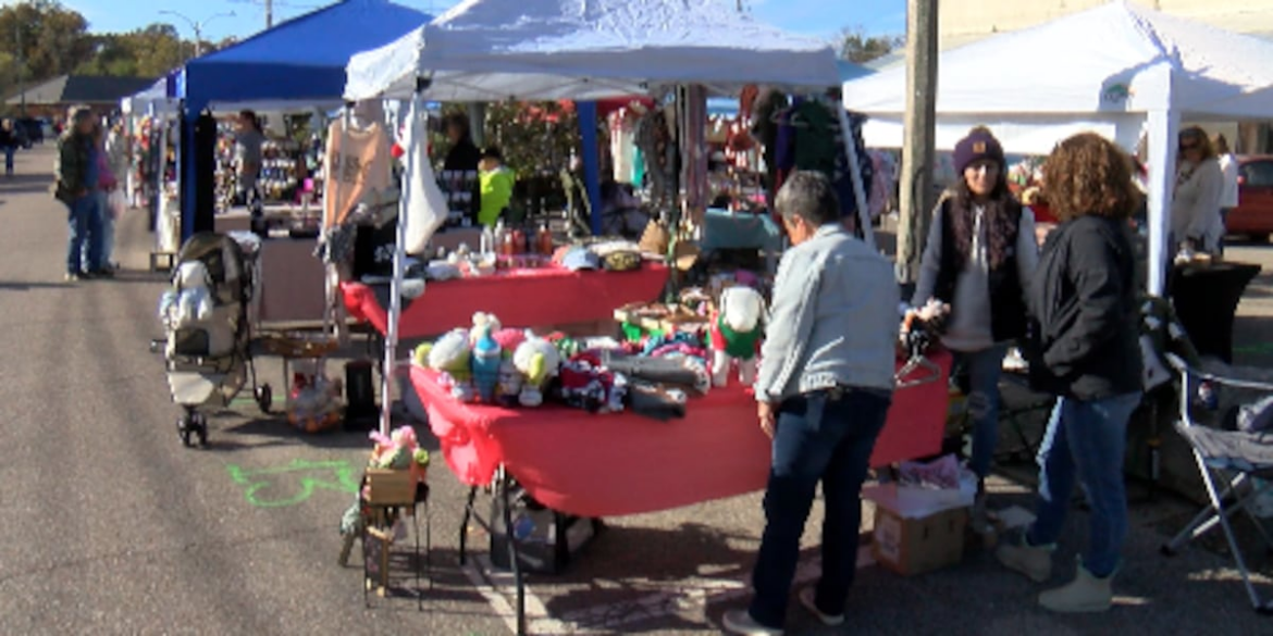 Columbia’s Christmas Marketplace features three dozen vendors, several food trucks Columbia's Christmas Marketplace features three dozen vendors, several food trucks