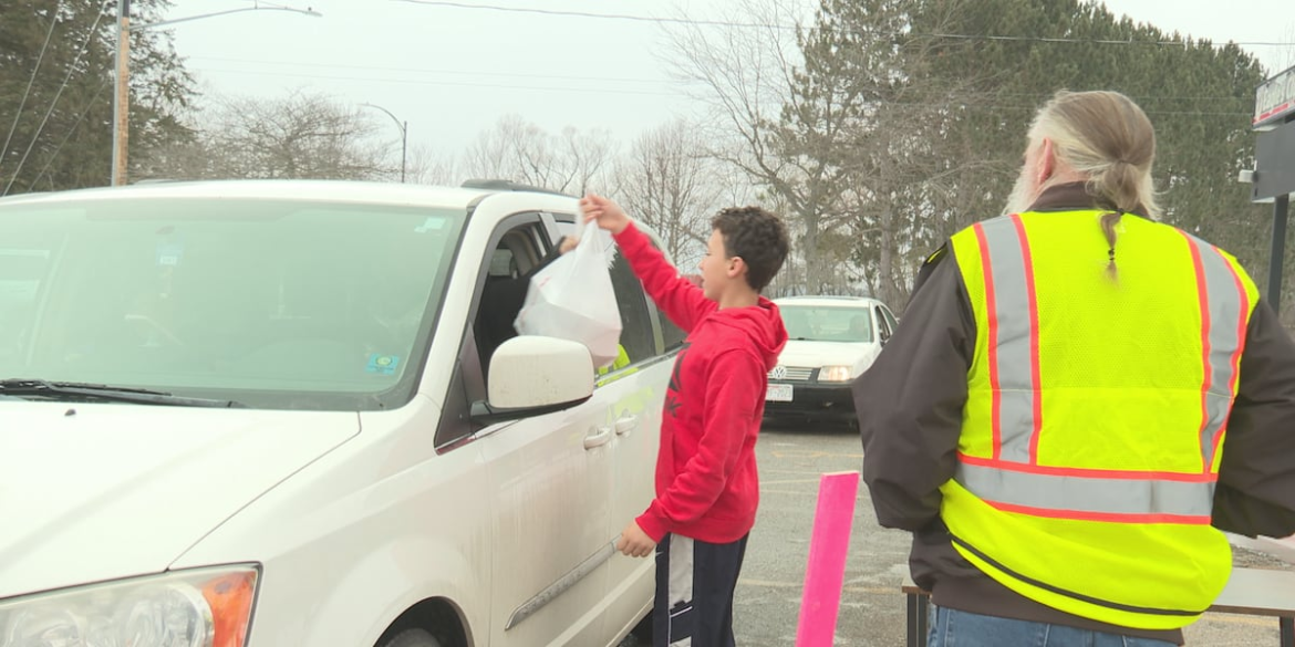 The Eagles Club Free Christmas Dinner continues their five-year drive-up meal tradition The Eagles Club Free Christmas Dinner continues their five-year drive-up meal tradition