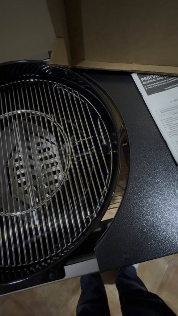 Complete newbie: is this normal for the weber deluxe? Complete newbie: is this normal for the weber deluxe?