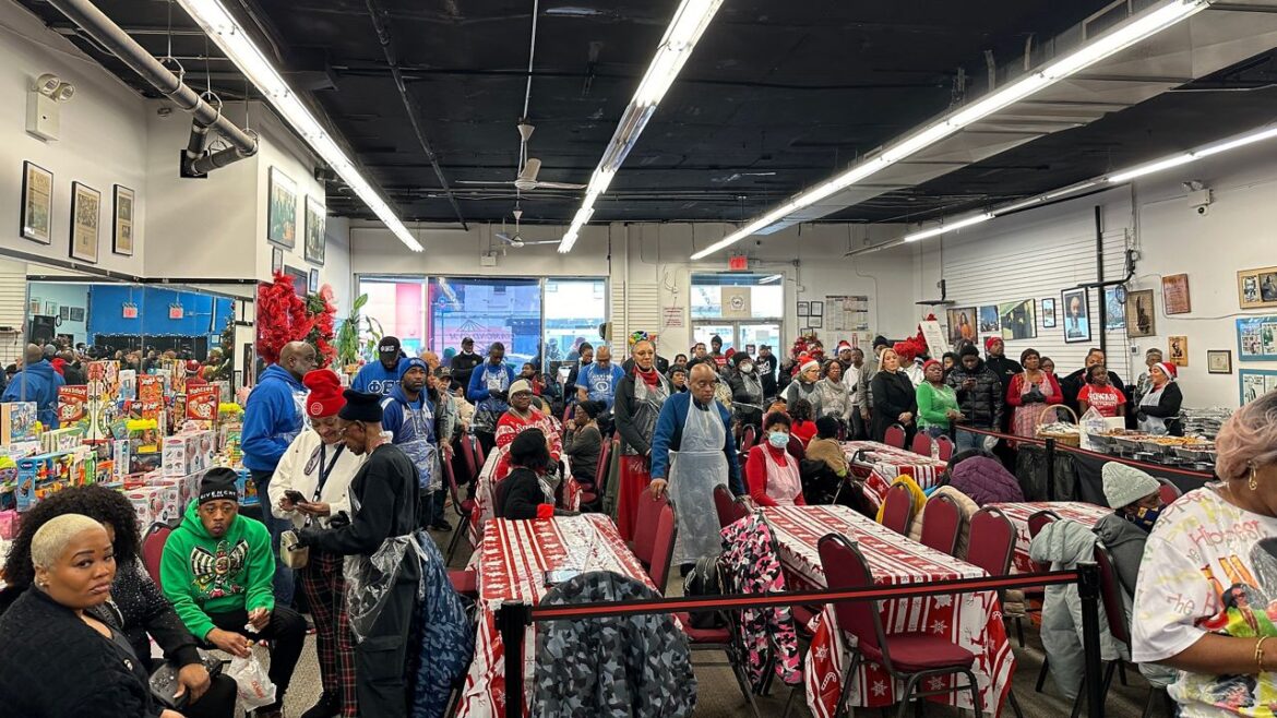 National Action Network serves free Christmas meals National Action Network serves free Christmas meals