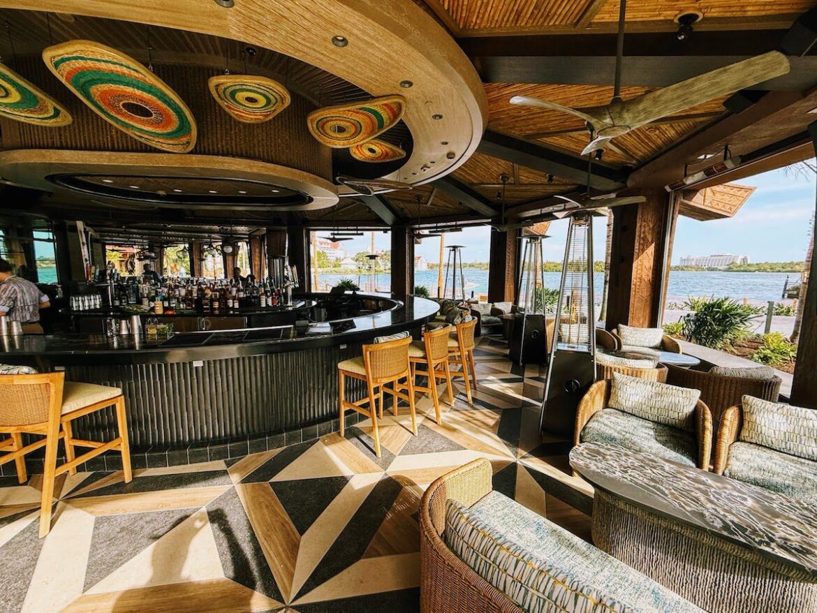 Wailulu Bar & Grill menu Wailulu Bar & Grill, Disney's Polynesian Villas & Bungalows