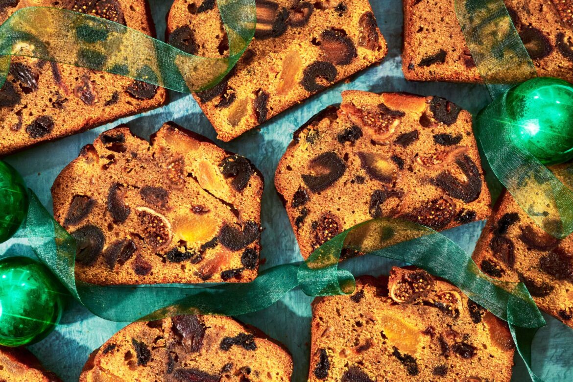 Remembering Teta Julia and Her Recipe for Christmas Cake