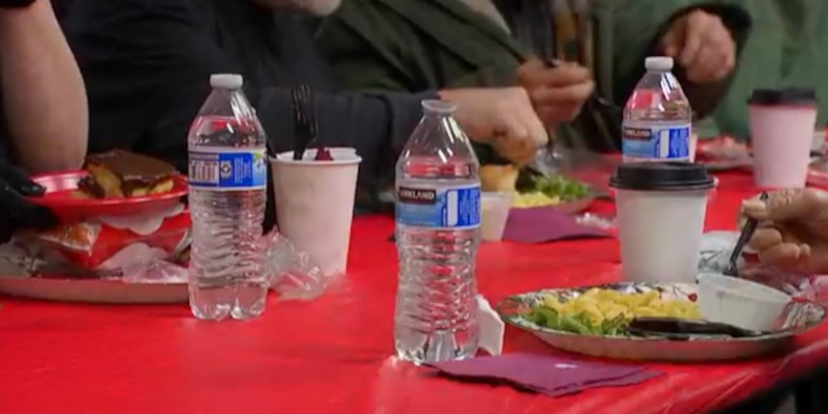 Union Gospel Mission offers Christmas meals to people in need Union Gospel Mission offers Christmas meals to people in need