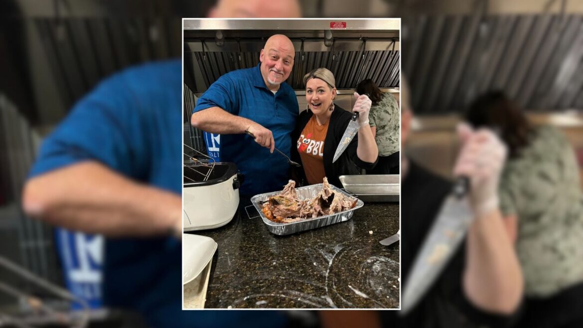 REALTORS Support Community Through Thanksgiving Meals on Wheels and Salvation Army’s Red Kettle Ring Day REALTORS Support Community Through Thanksgiving Meals on Wheels and Salvation Army’s Red Kettle Ring Day