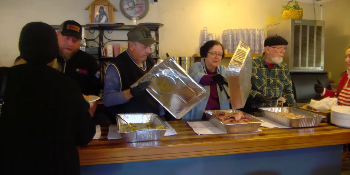 Brother Juniper’s gives out Christmas meals for 25th year Brother Juniper’s gives out Christmas meals for 25th year