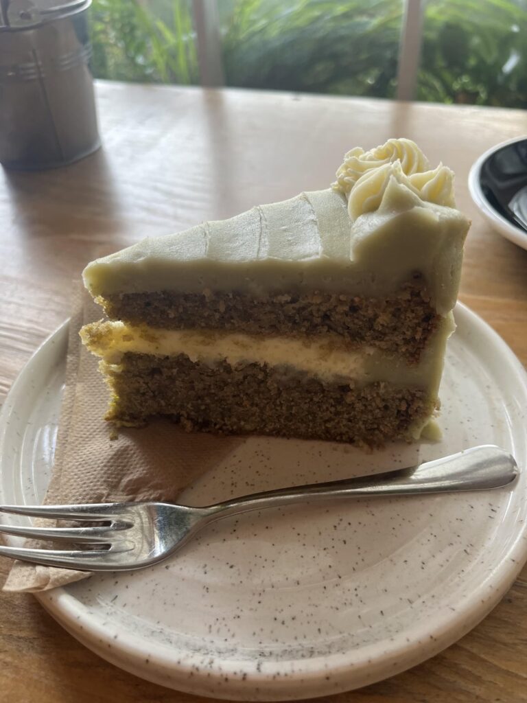 cal estimate for this cake slice?