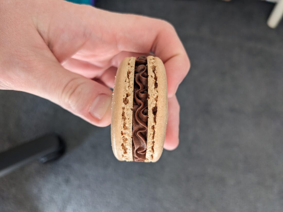 How to stop bubble lines above feet?