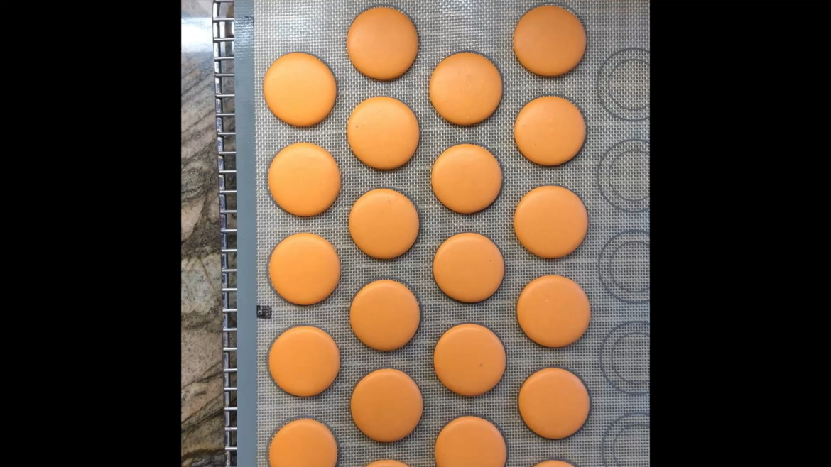 Removing Macarons from silicone sheet