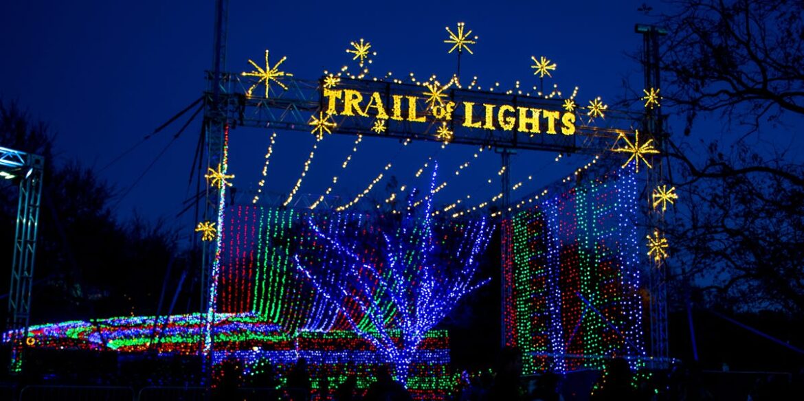 12 Best Drive-Through Holiday Light Displays