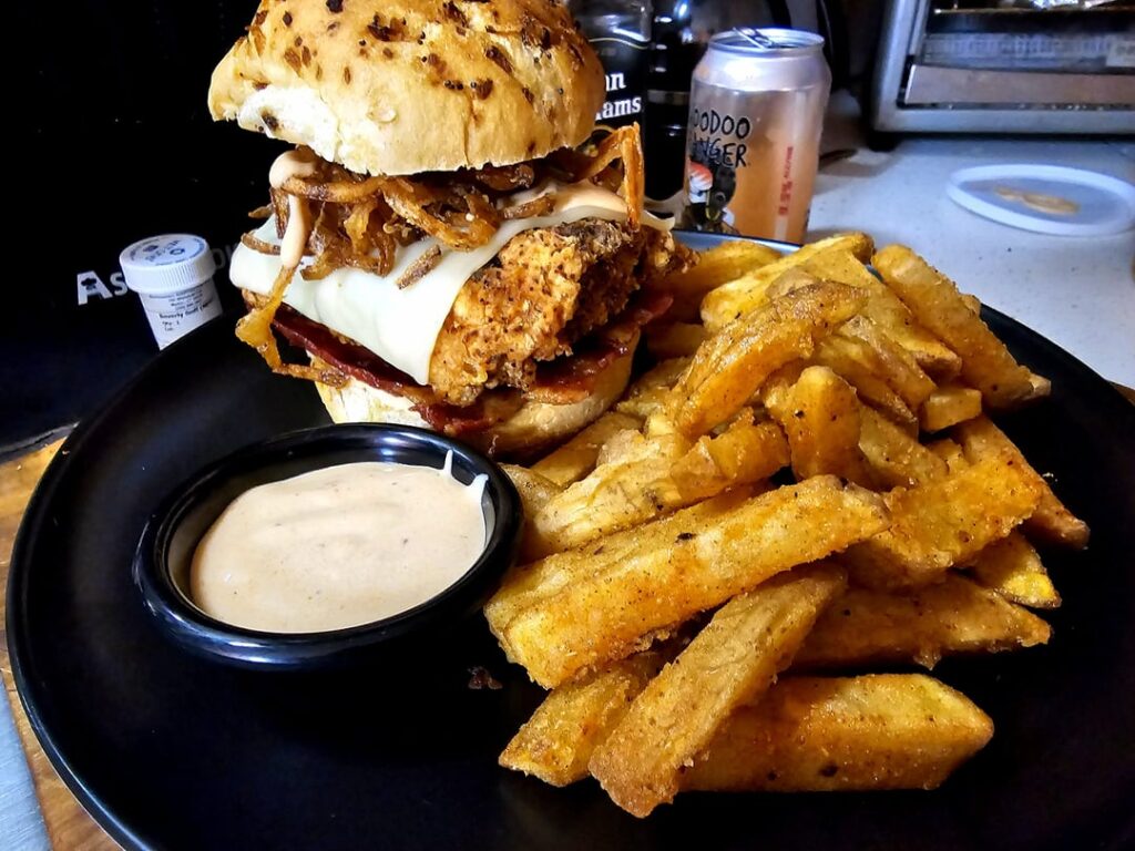 Chicken Sandwich w/ Fries Chicken Sandwich w/ Fries