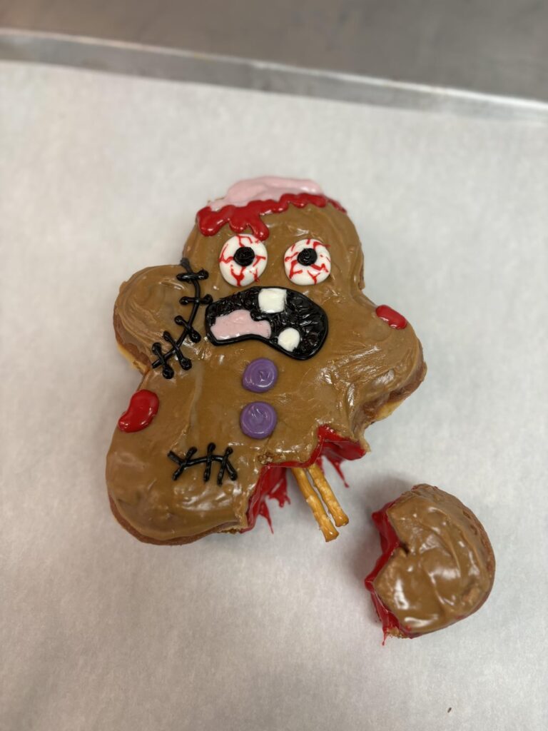 I just wanna show of my donut I made today 💕😂