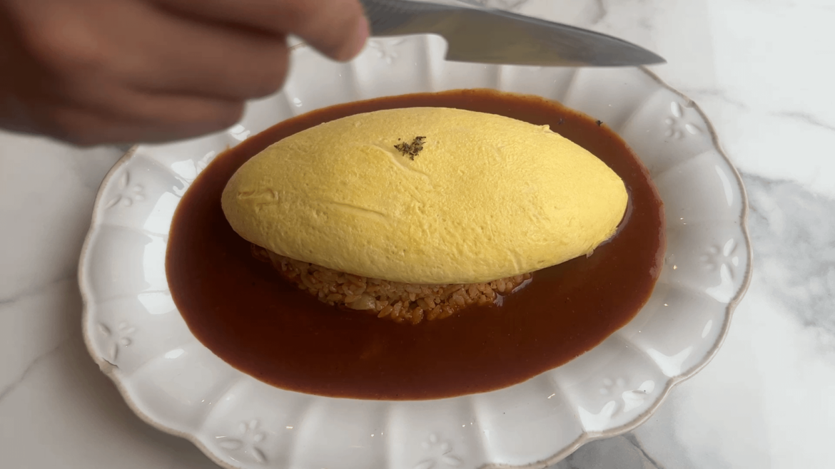 It is a restaurant with delicious omurice called Seongsu Darak. If you come to Seoul, I recommend the Seoul Forest -Seongsu-dong-Tukseom park course.