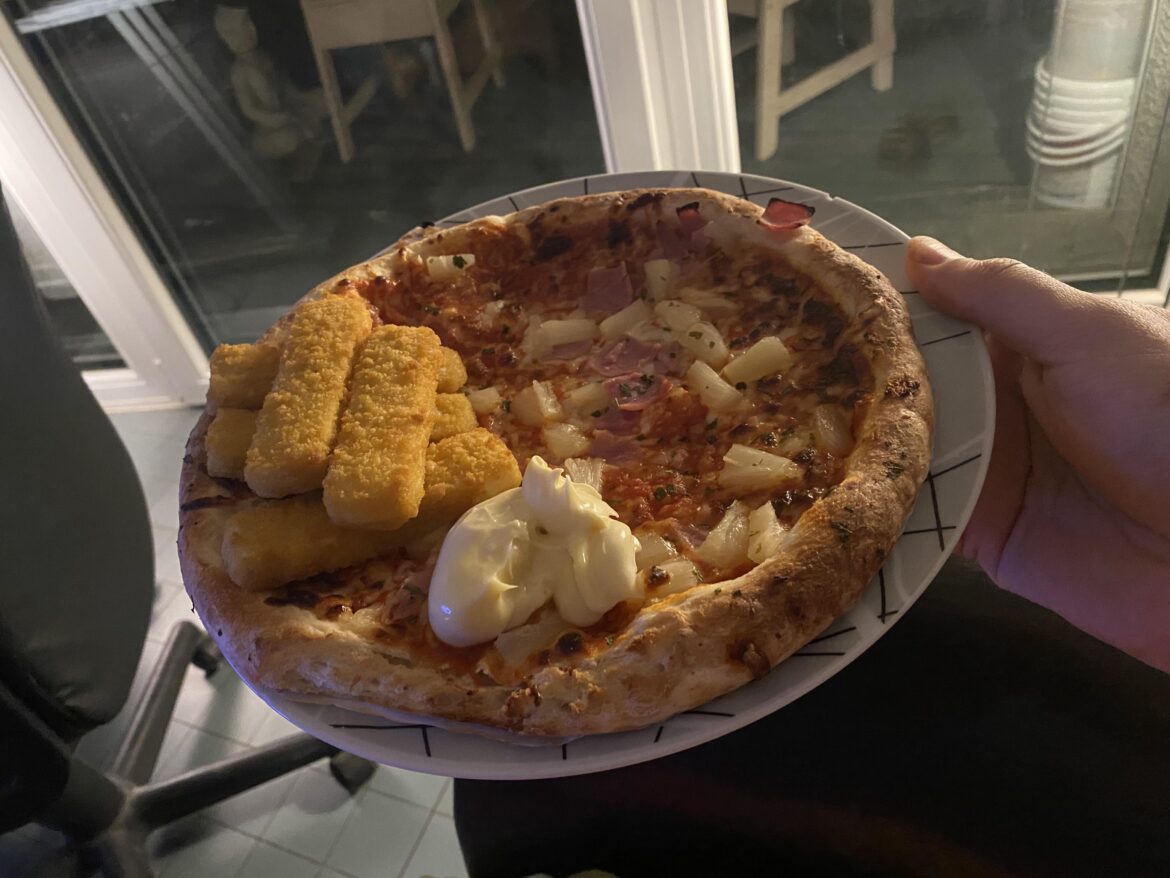 Mayo an Fishsticks on Pineapple Pizza