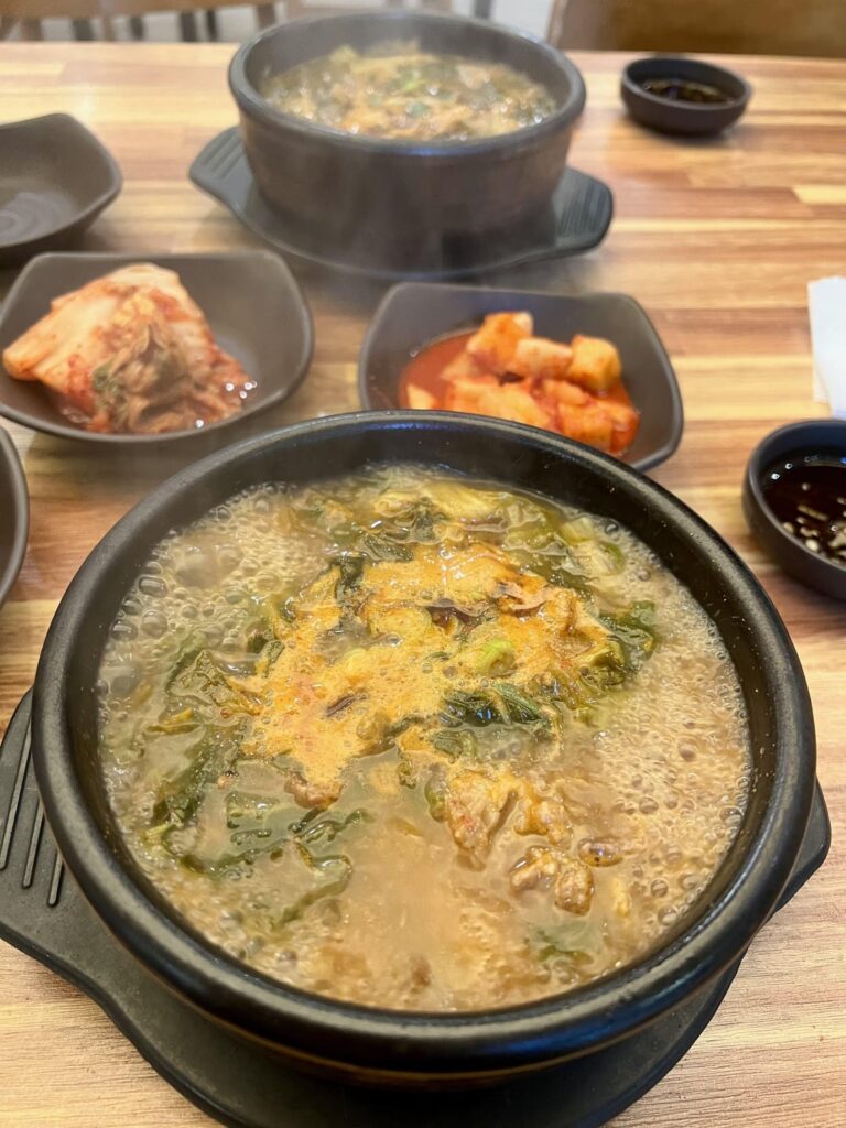 3일한우국밥 - (3 day Hanwoo Beef Soup) + 새우 만두 & 고기 만두 (Shrimp & Meat Mandu)