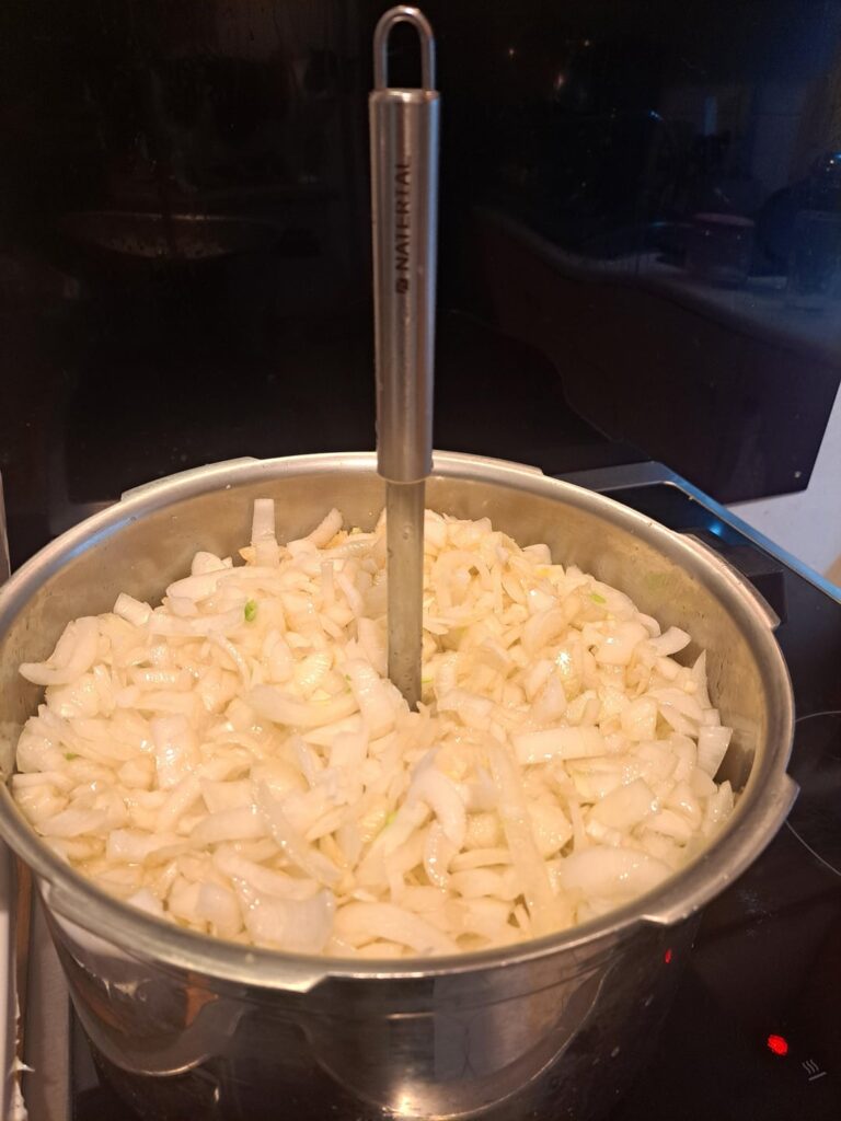 I am on the 4th hour! work in progress! I am so excited! All home smells onion!