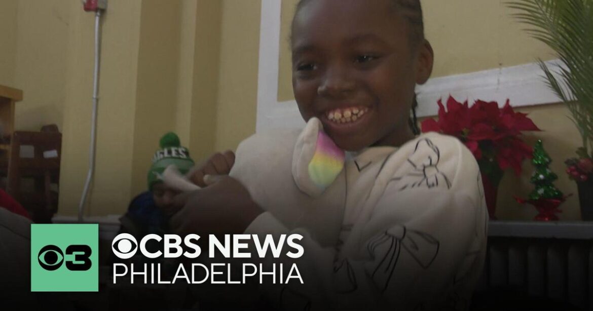Families receive Christmas meals, gifts at Chosen 300 Ministries in Philadelphia