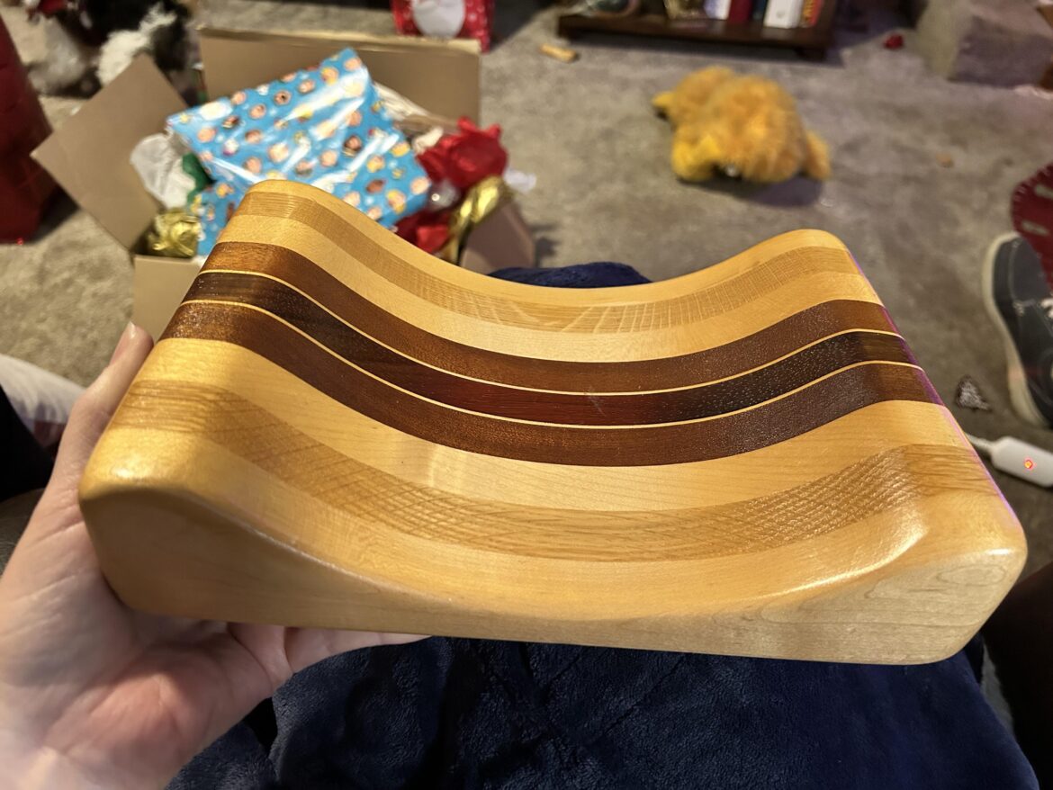 Curved sushi board