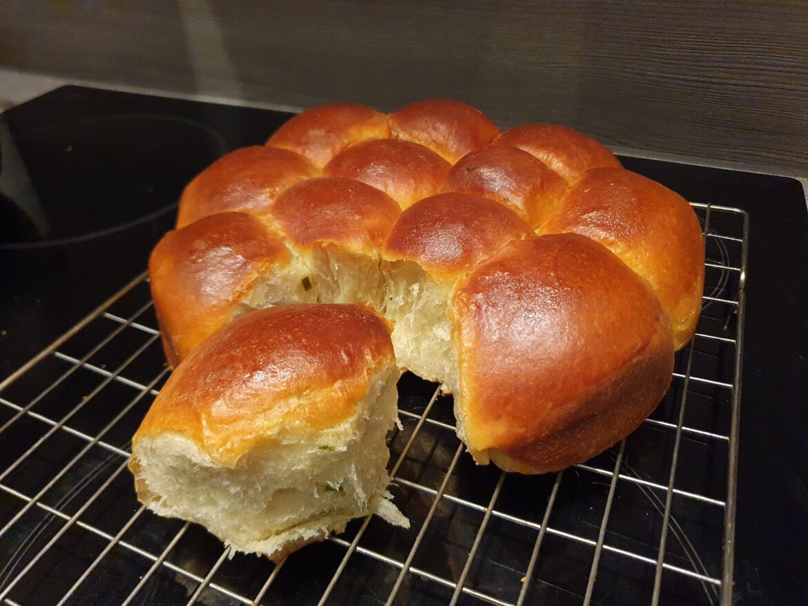 Got influenced by Breadit to mske sourcream and chive rolls Got influenced by Breadit to mske sourcream and chive rolls