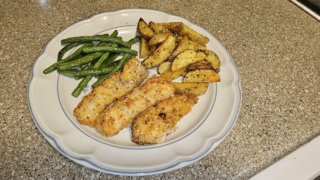 Everything Bagel Chicken Tenders w/potatoes and green beans