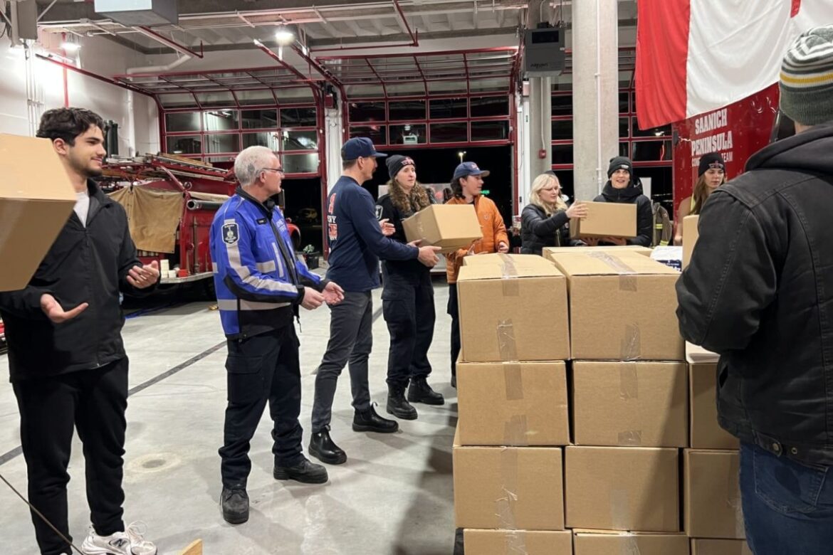 Sleighing hunger: Peninsula Firefighters unite for Christmas food drive