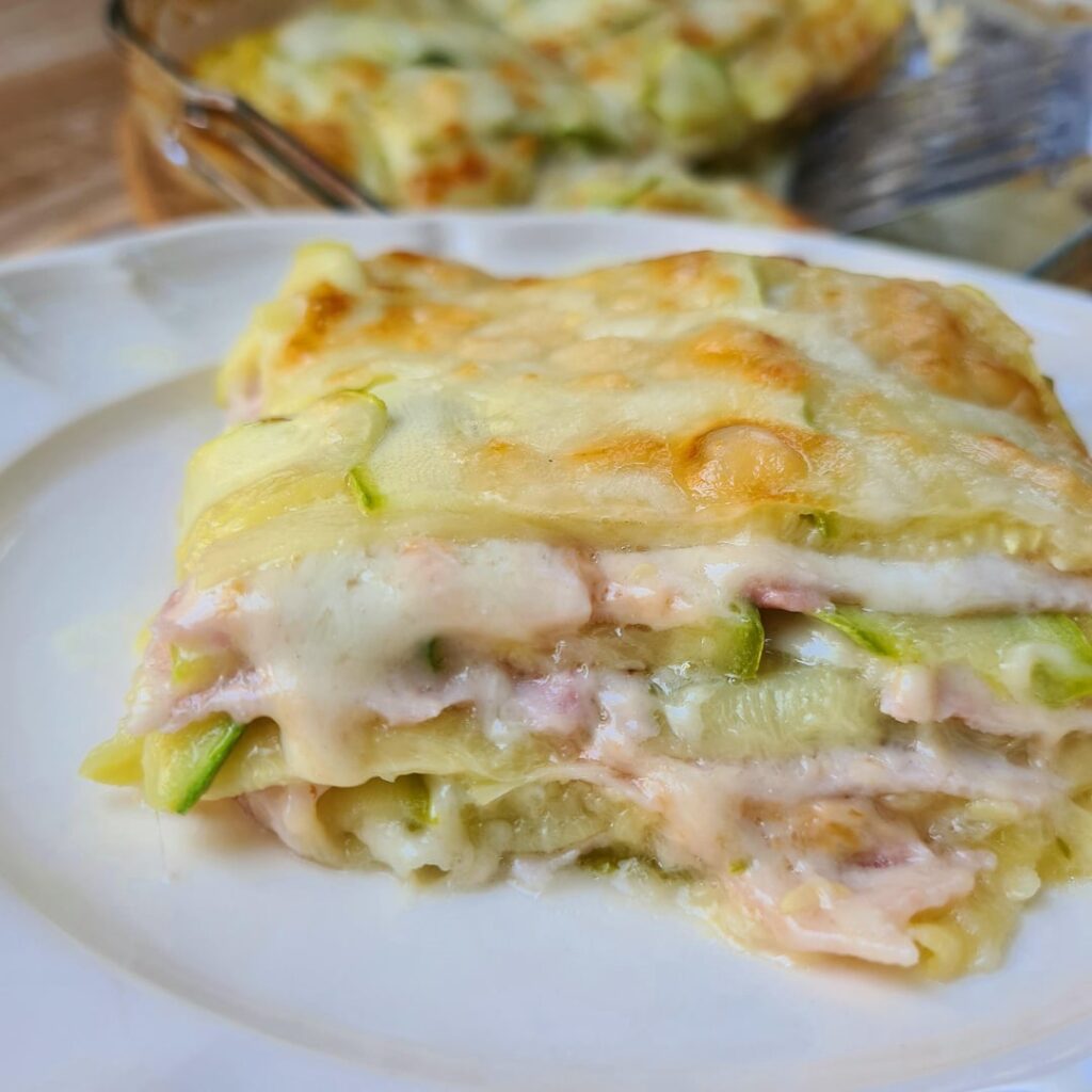 Parmigiana bianca di zucchine (courgettes)