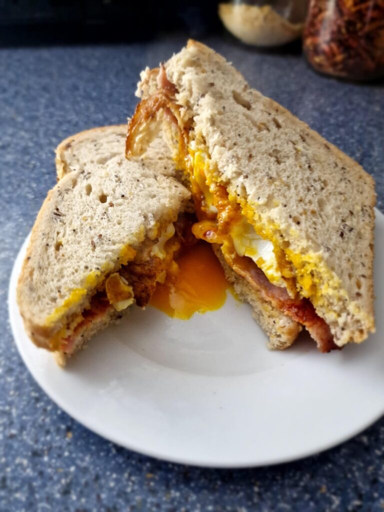 Simple Bacon & Egg Sandwich
