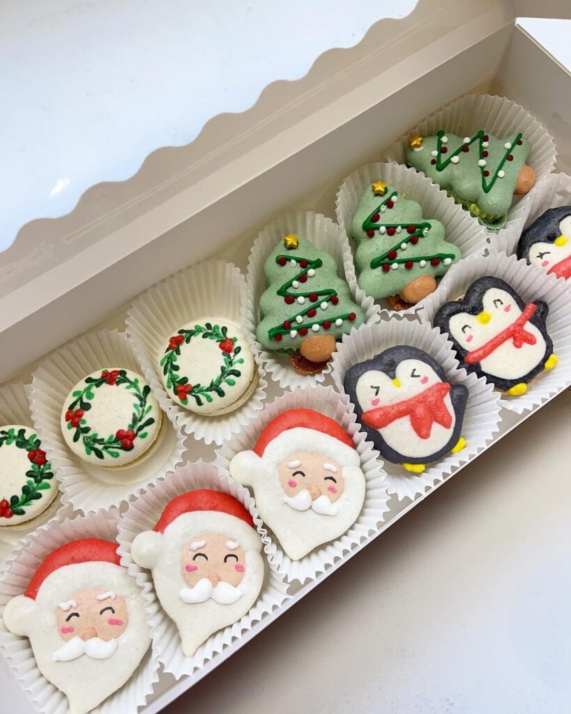 Christmas Macarons for a Cookie Swap