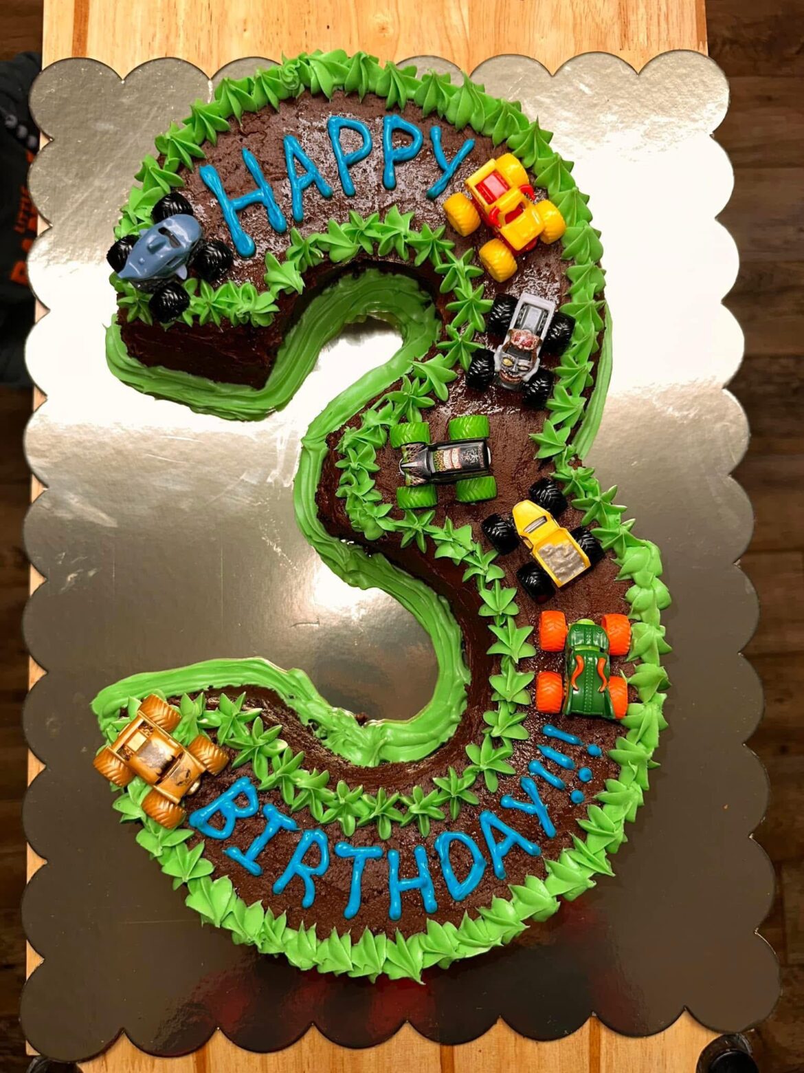 Sister doesn’t have reddit but wanted to show off the cake she made for my nephews 3rd birthday.