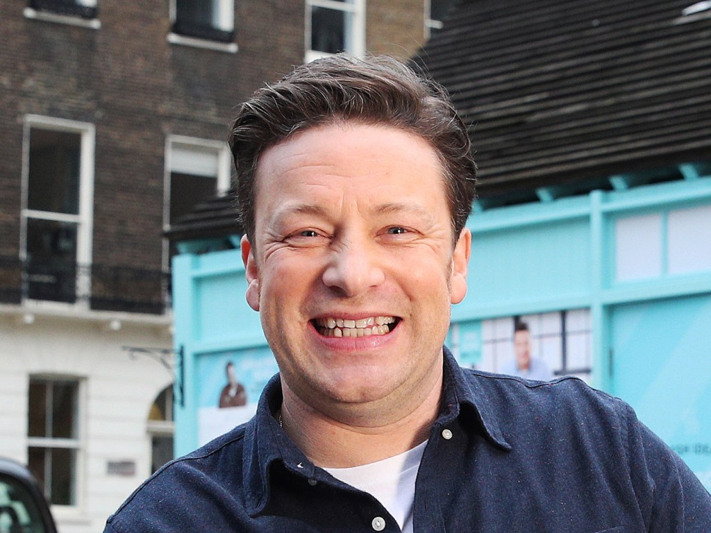 Jamie Oliver’s Christmas Tree Camembert is the Fun Recipe You Need Jamie Oliver's Christmas Tree Camembert is the Fun Recipe You Need