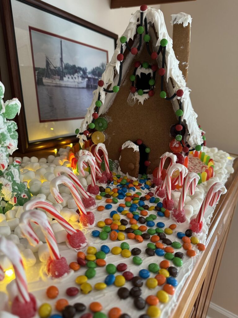 It’s done! I’ll probably keep adding to it all week just for opulence 🎄